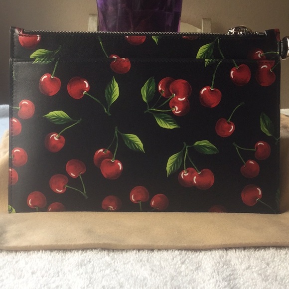 🍒MICHAEL KORS COLLECTION CHERRY LEATHER WRISTLET - Picture 2 of 10